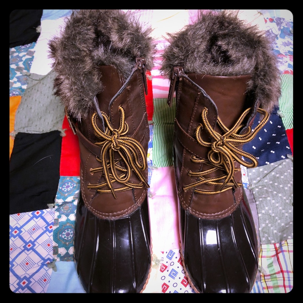 Duck boots